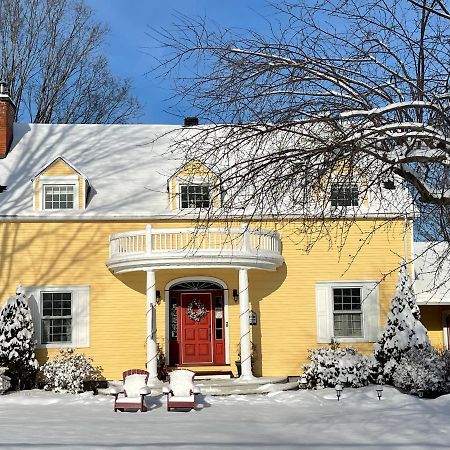 Manoir Alegria Panzió Cowansville Kültér fotó