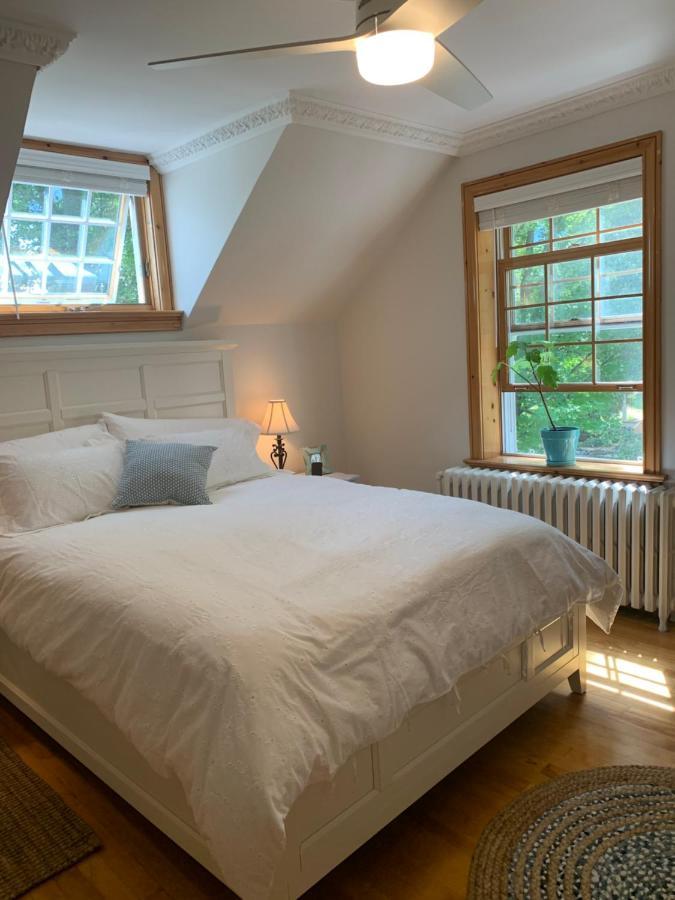 Manoir Alegria Panzió Cowansville Kültér fotó