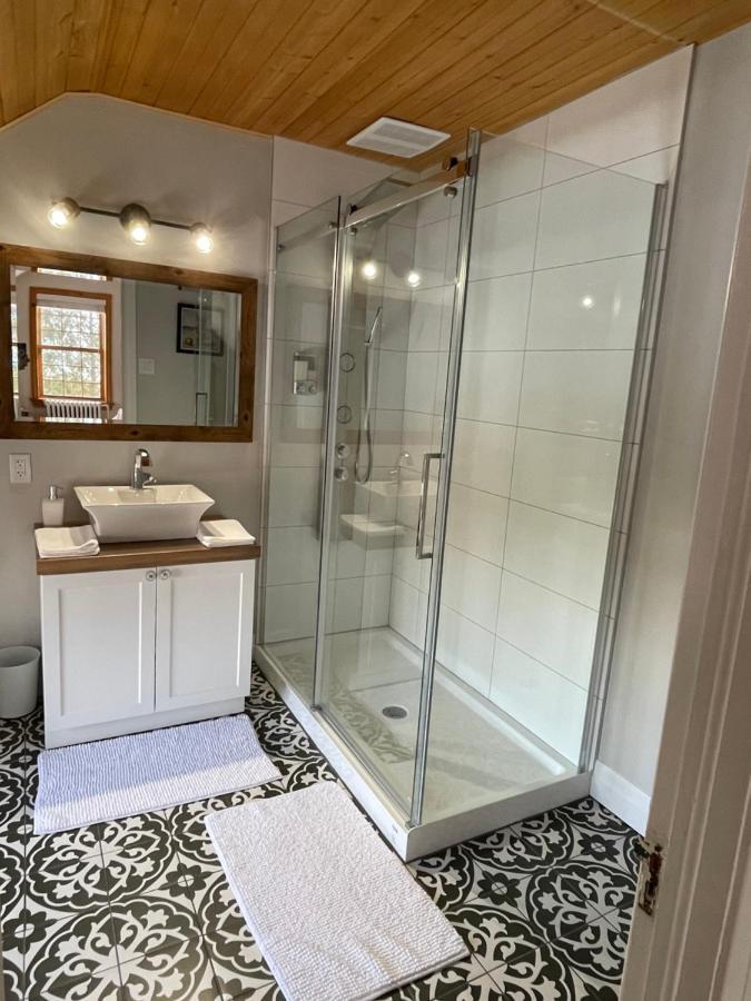 Manoir Alegria Panzió Cowansville Kültér fotó